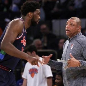 天天盈球足球比分-恩比德轰40+20基本拿下得分王 76人锁定前四席位